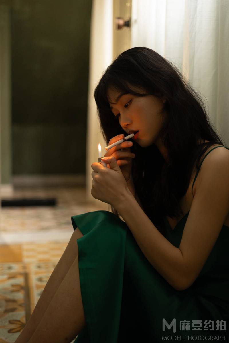 情绪模特