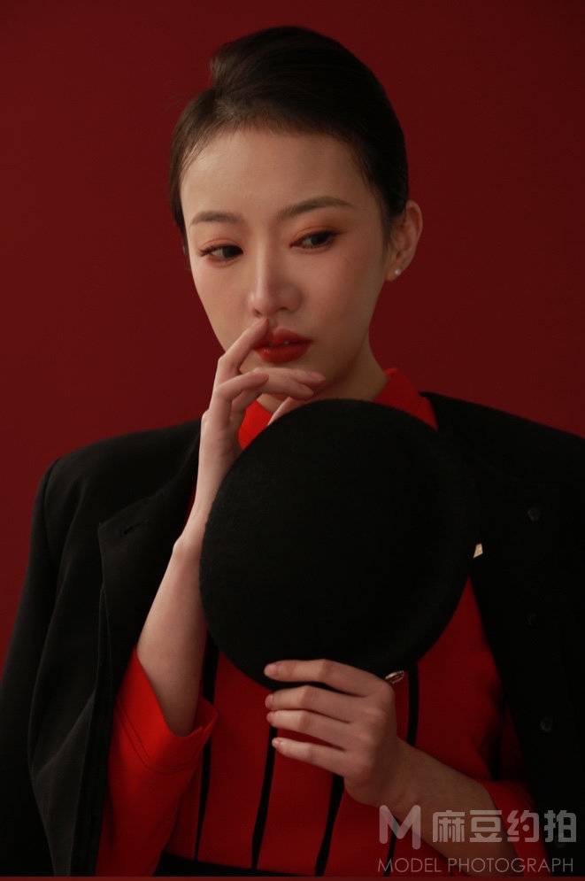 情绪模特