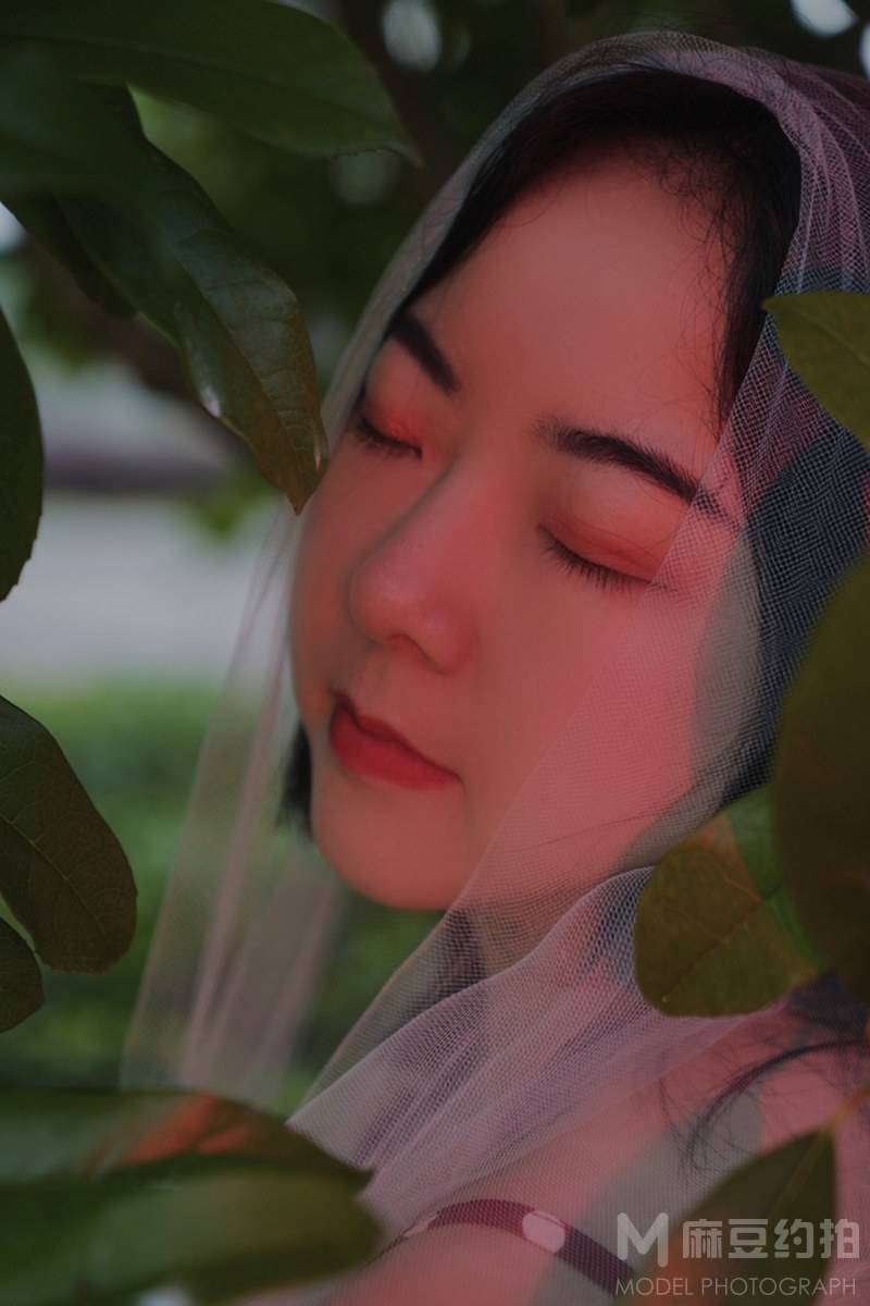 黑白模特