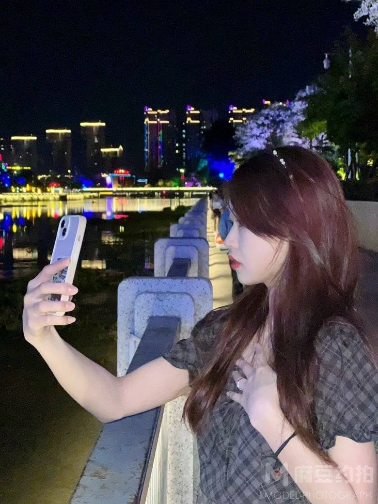 夜景模特