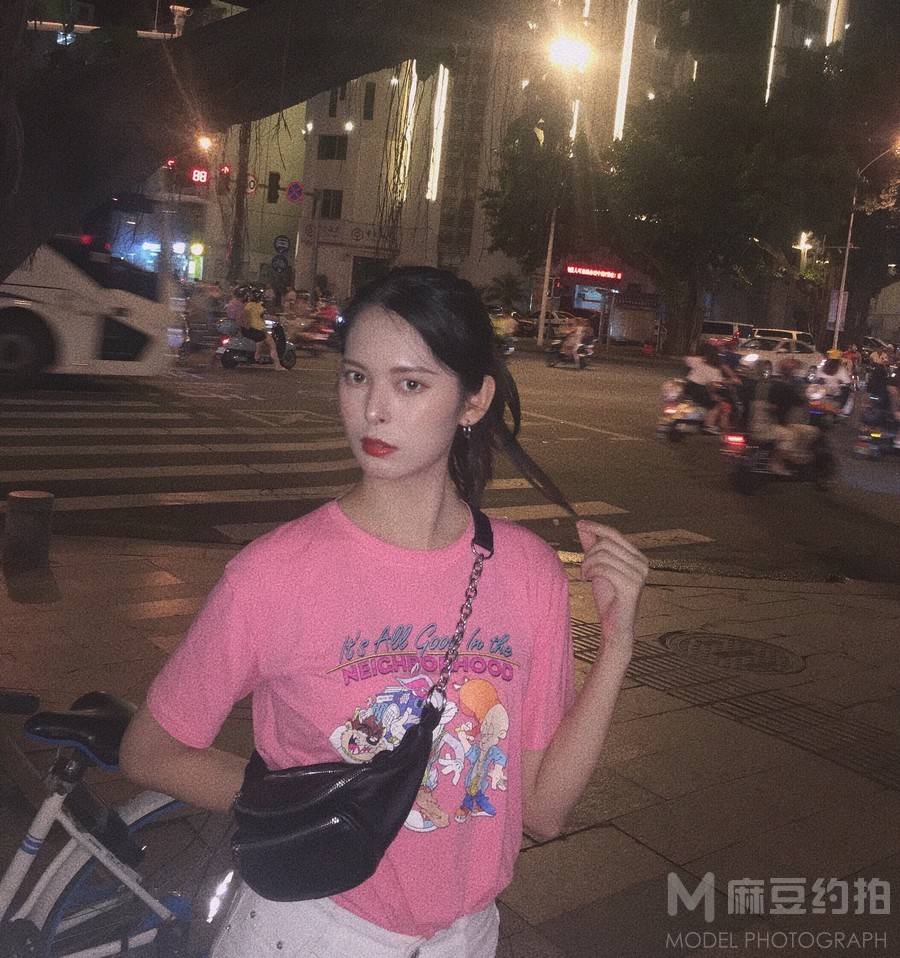校园模特