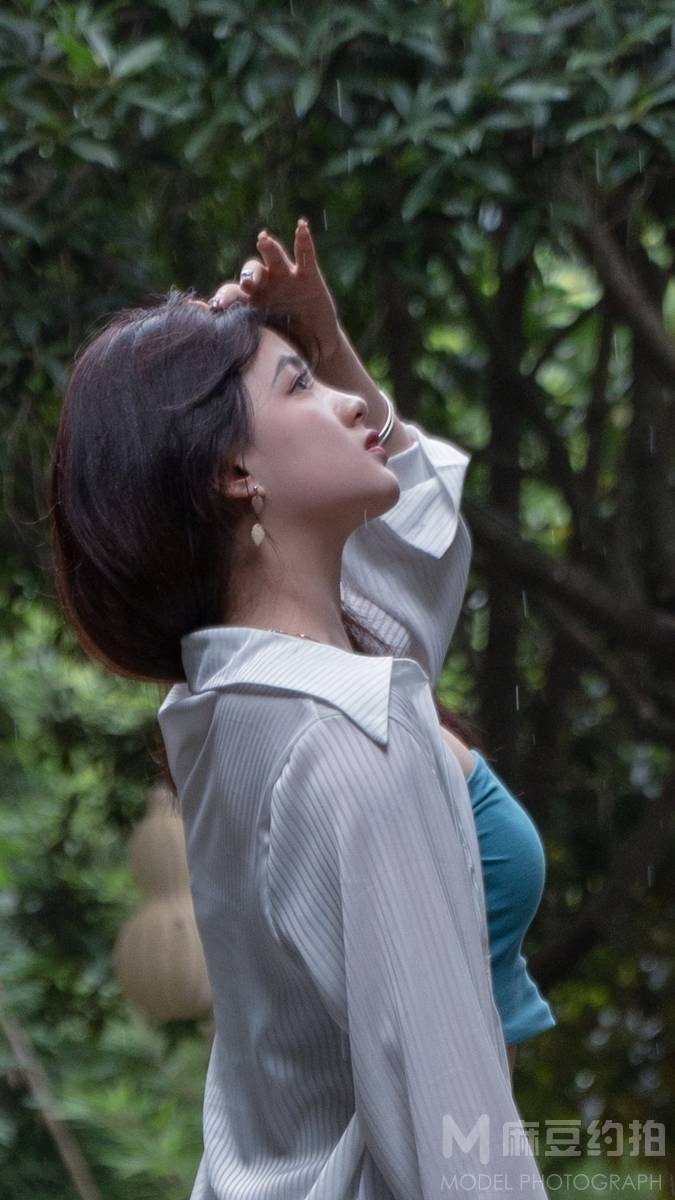 情绪模特
