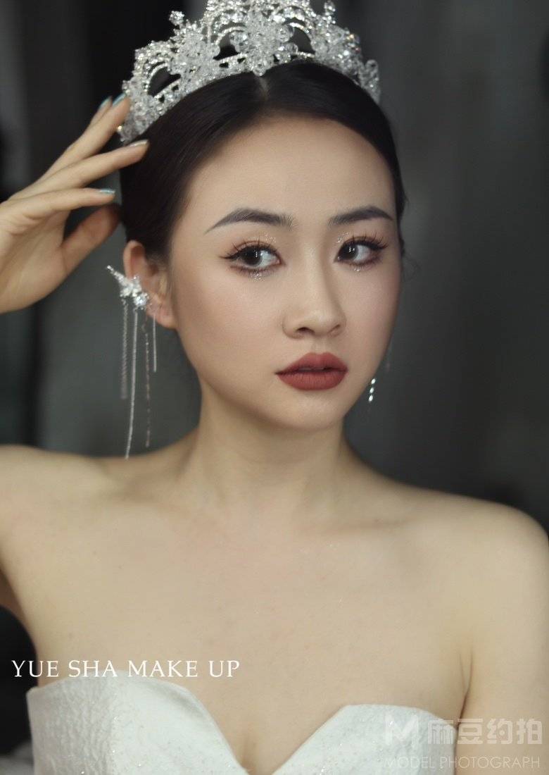 妆容模特