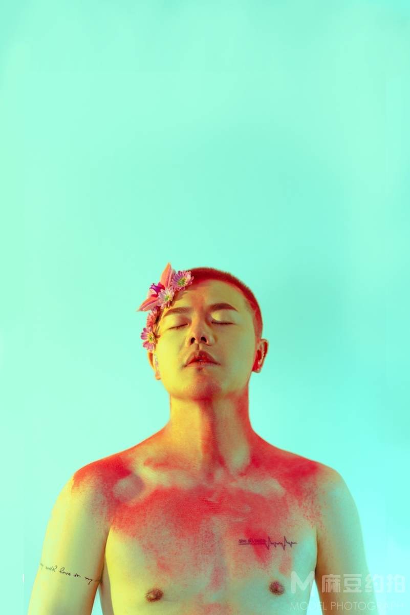 情绪模特
