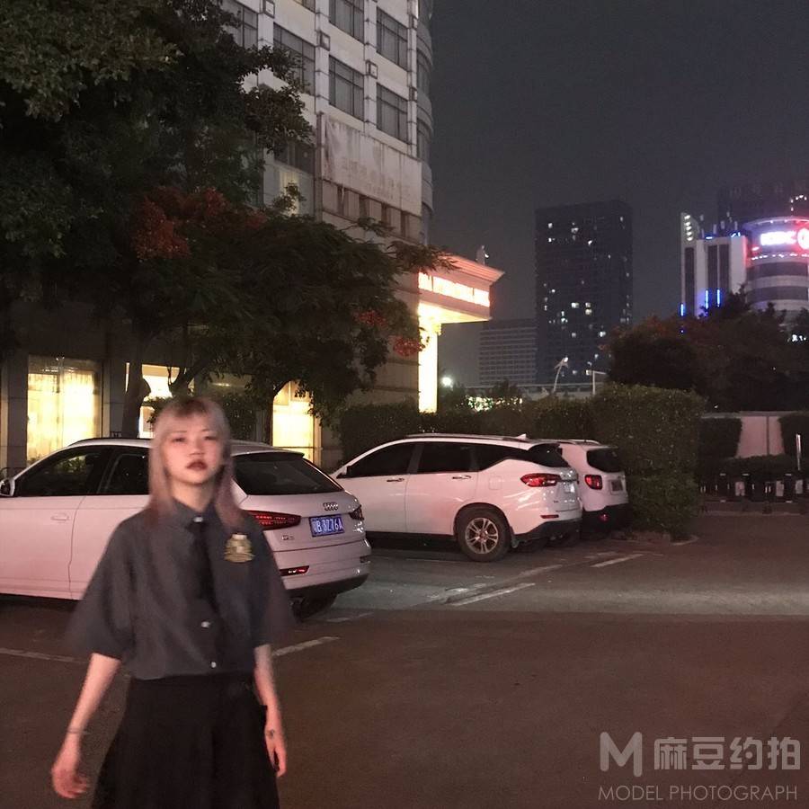 夜景模特