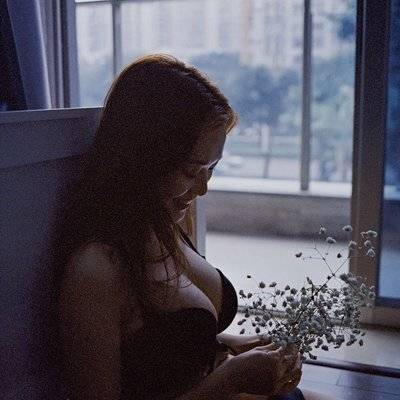 情绪模特