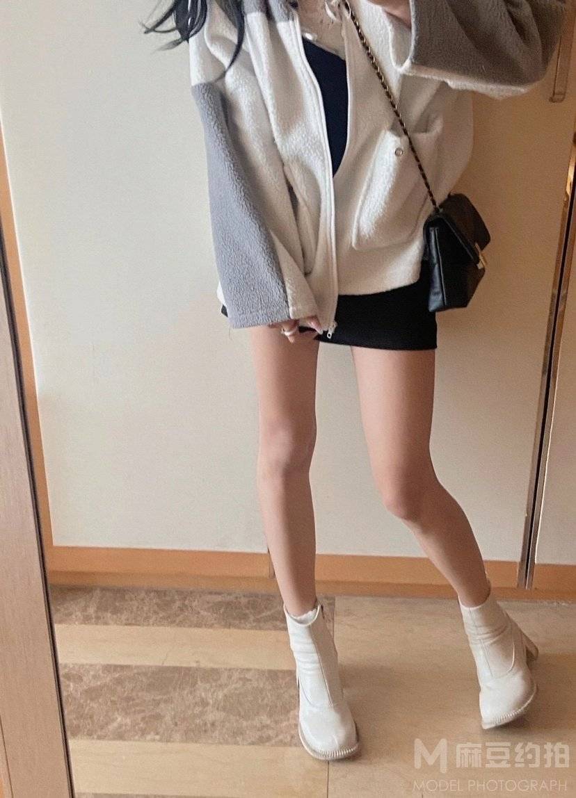 黑白模特