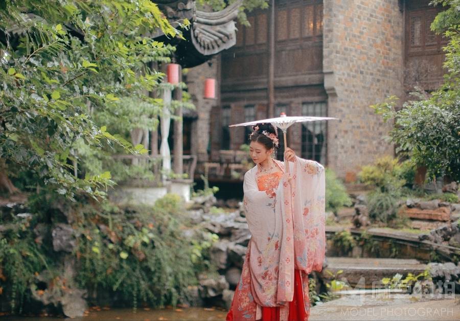汉服模特