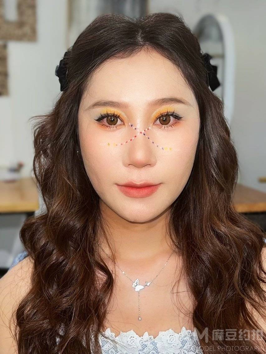 妆容模特