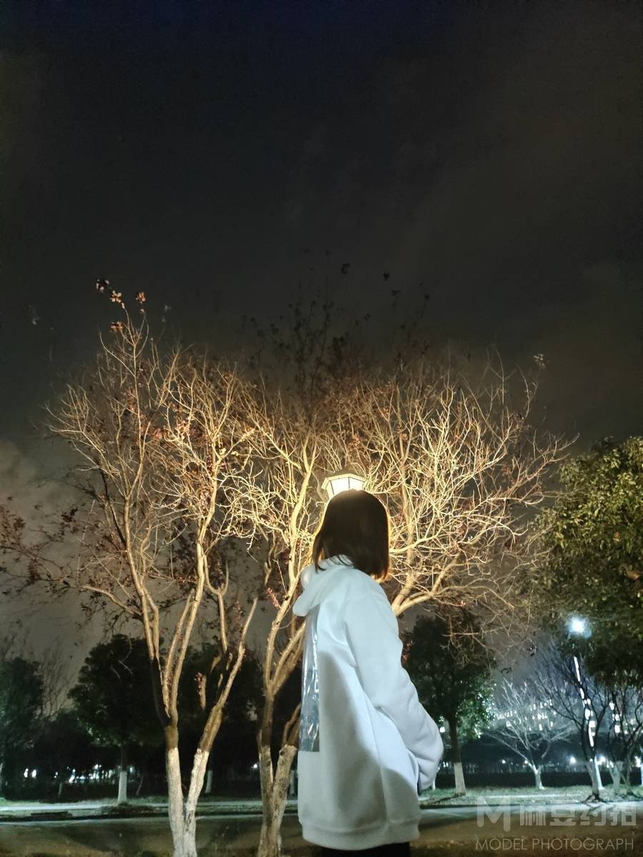 黑白模特