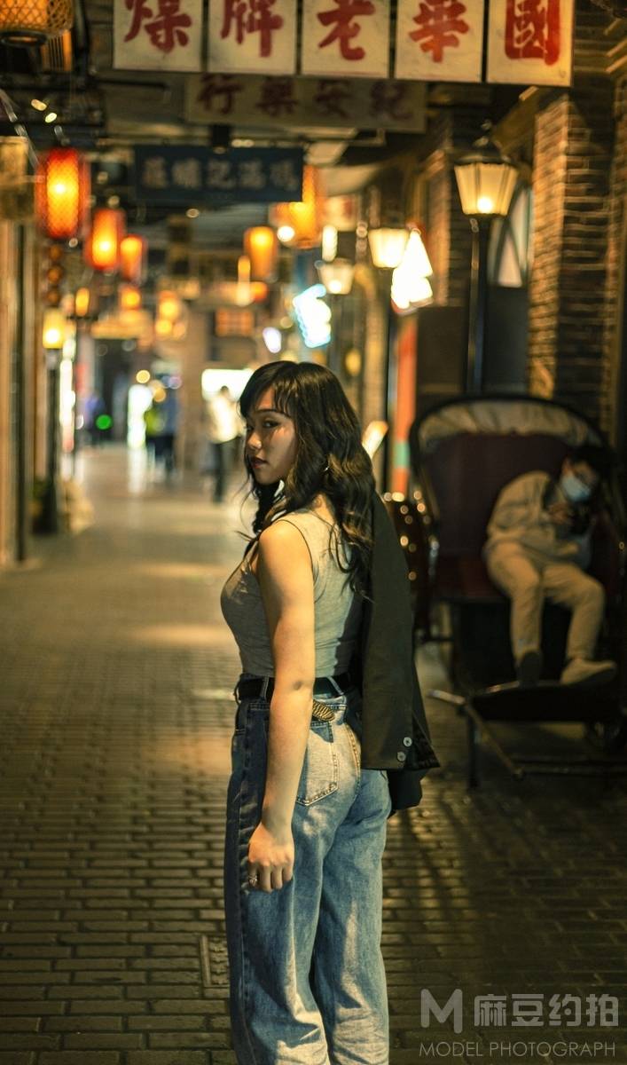 情绪模特
