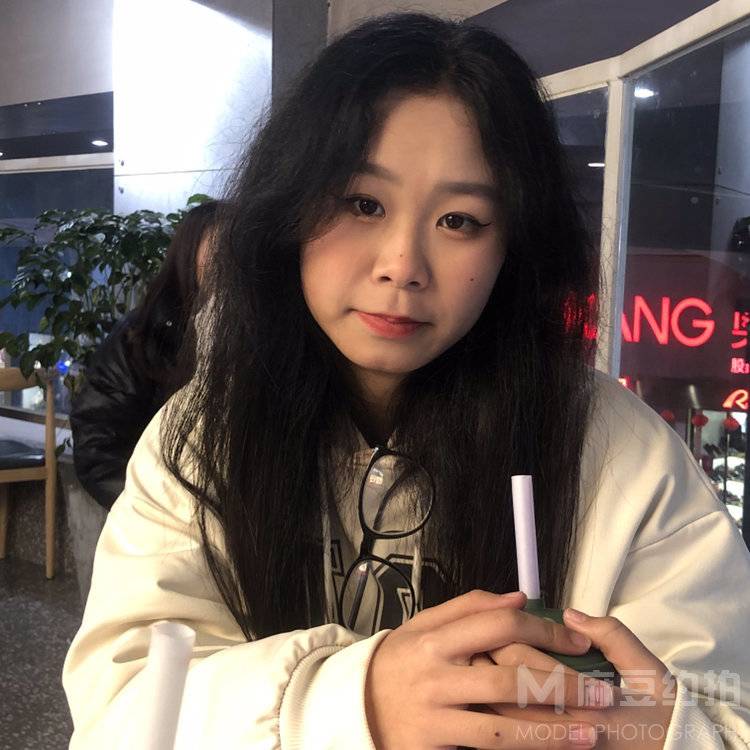 黑白模特