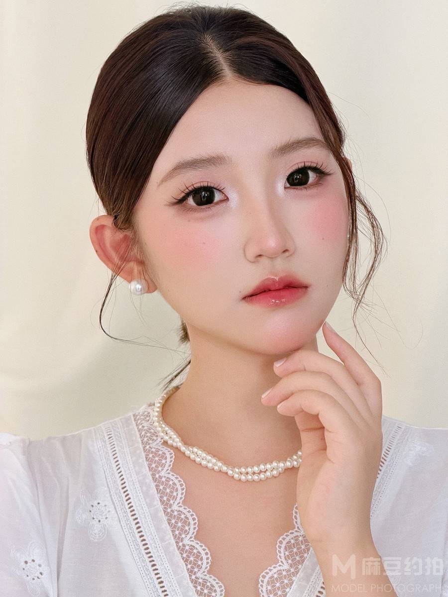 妆容模特