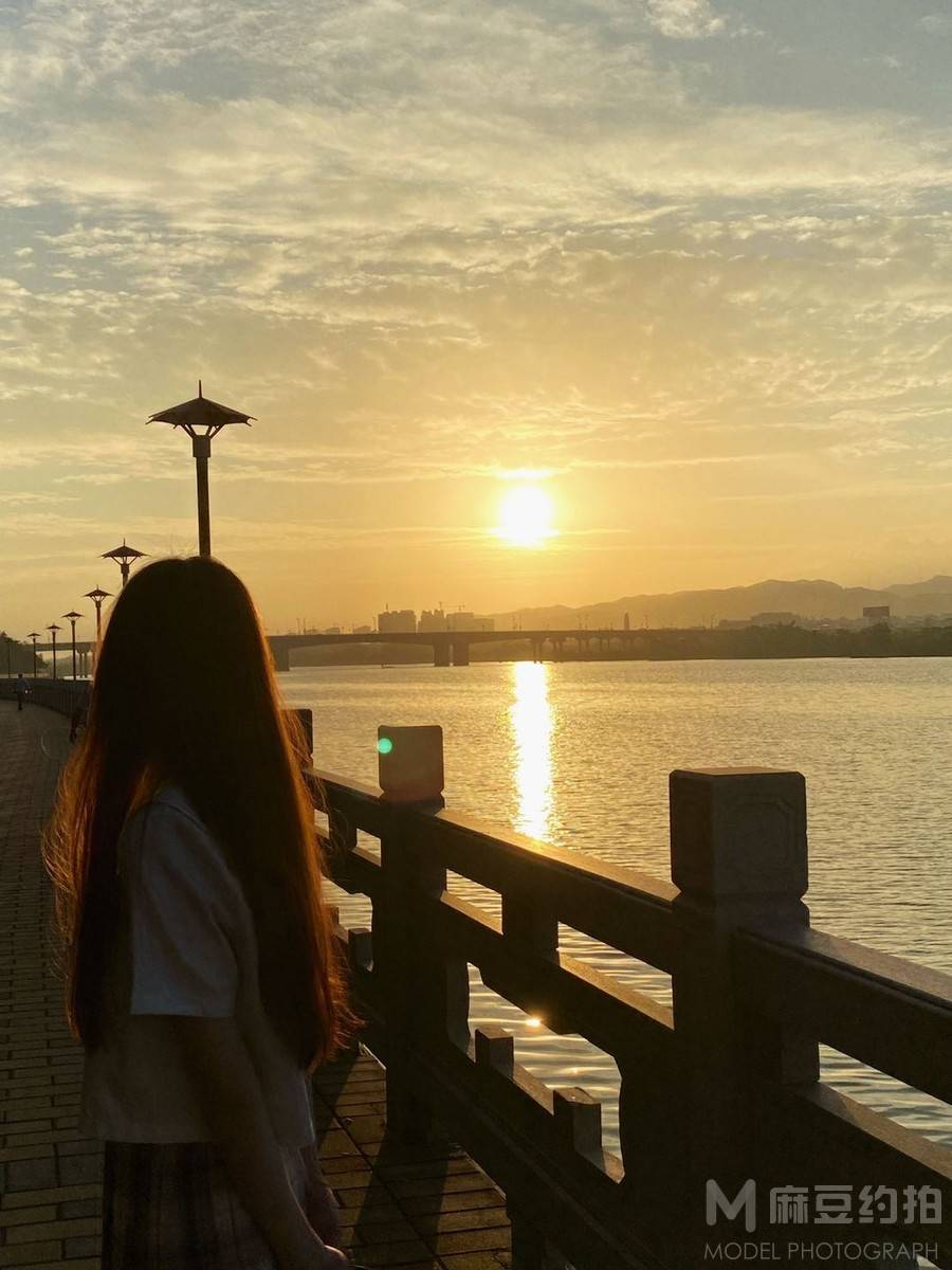 校园模特