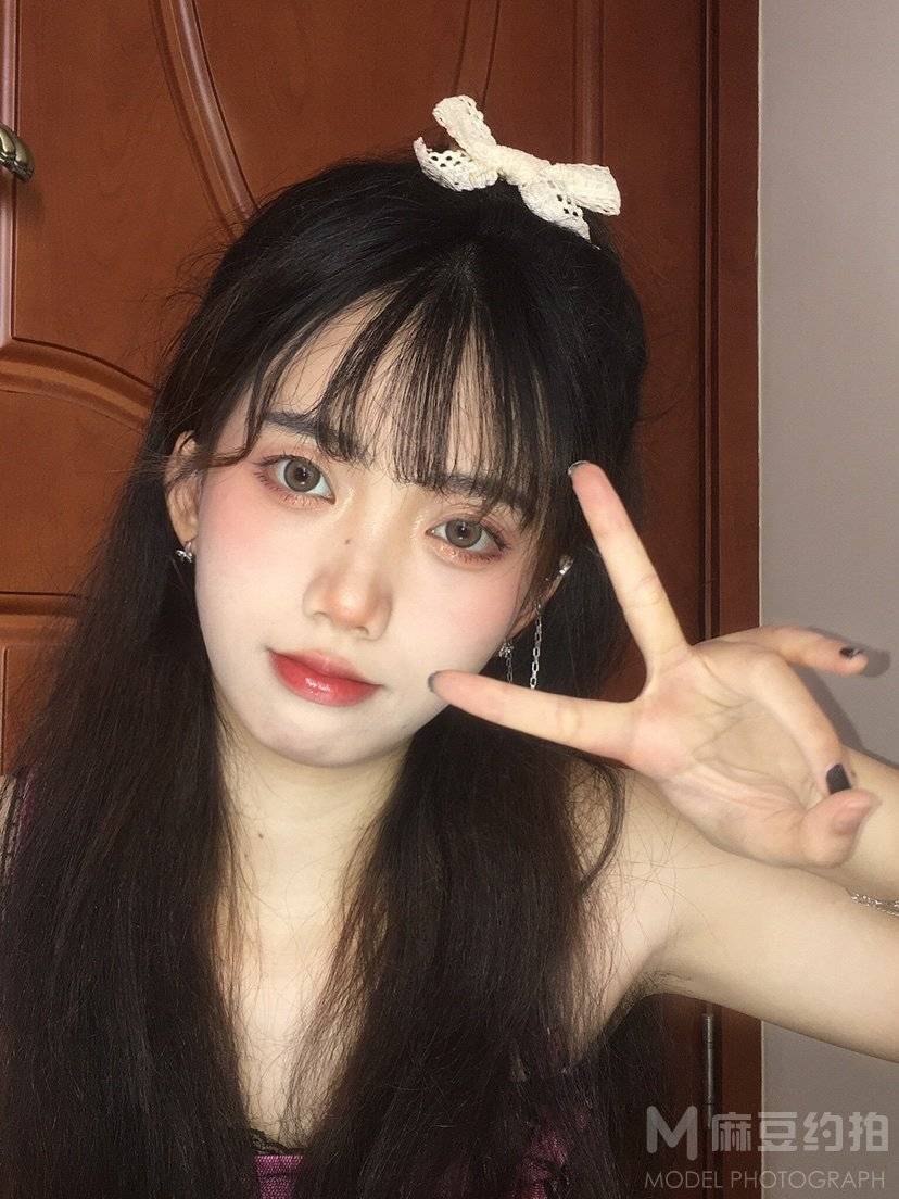 妆容模特