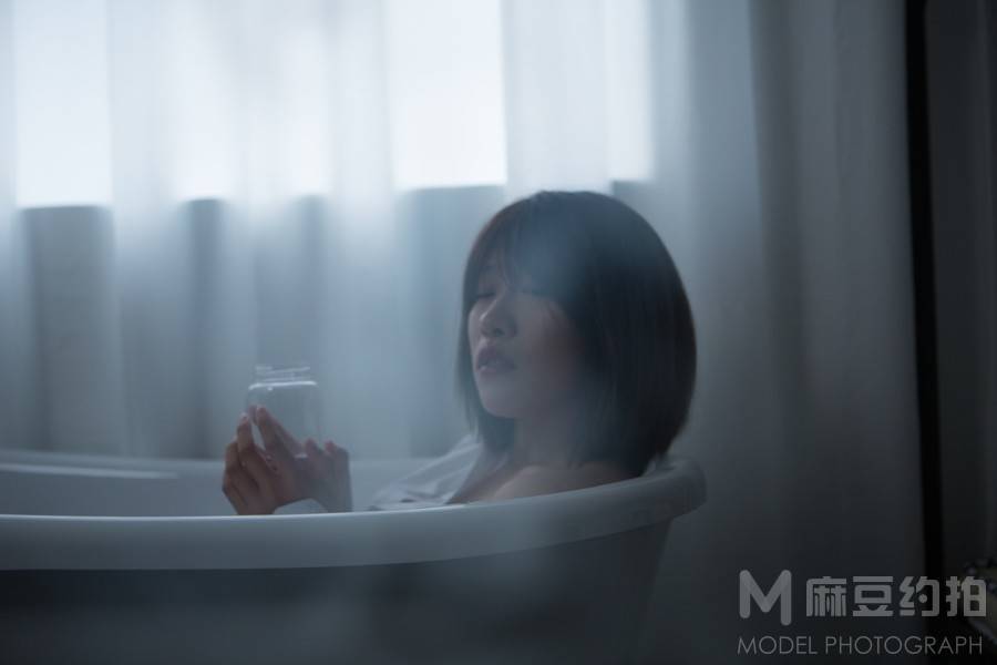 黑白模特