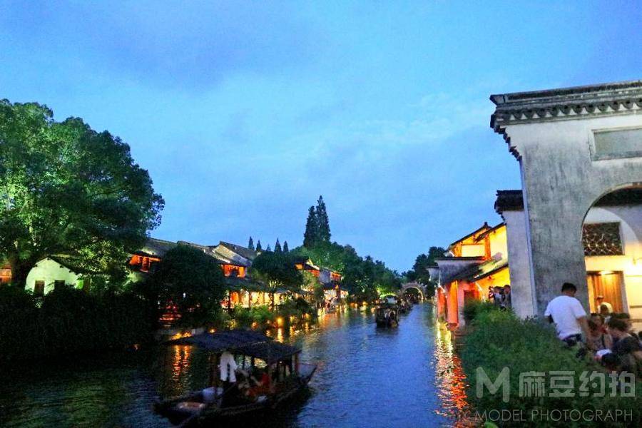夜景模特