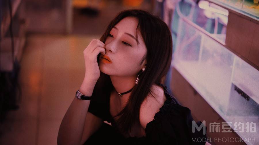 情绪模特