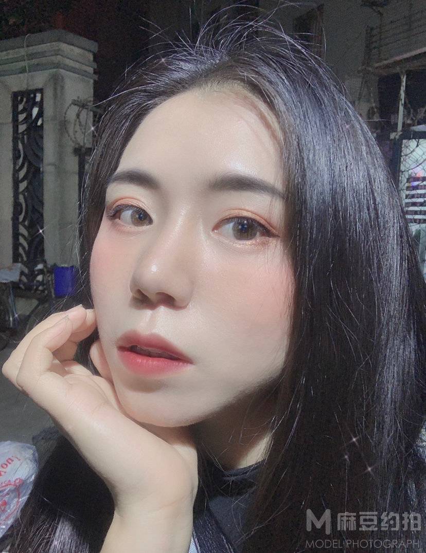 妆容模特