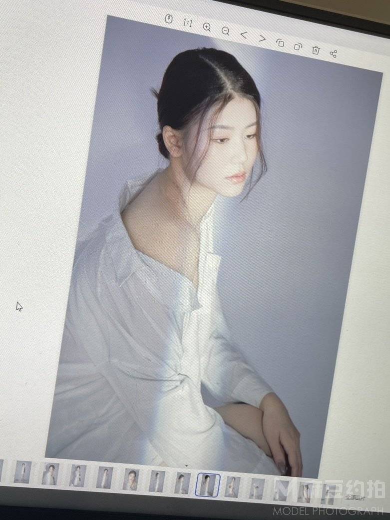 情绪模特