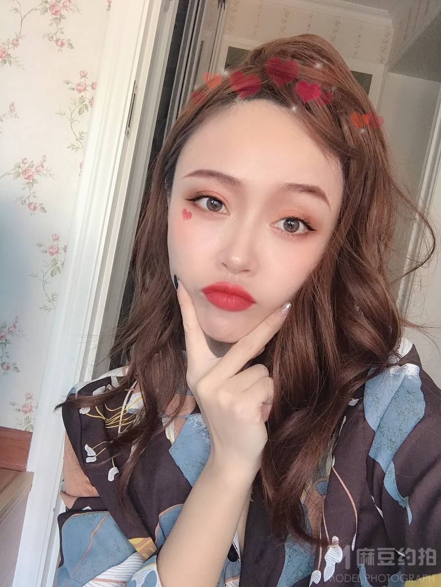 妆容模特