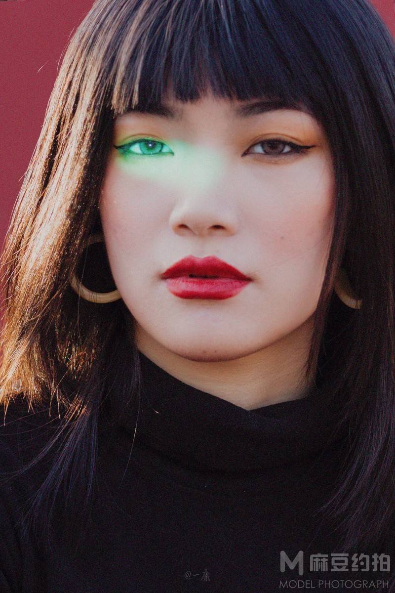情绪模特