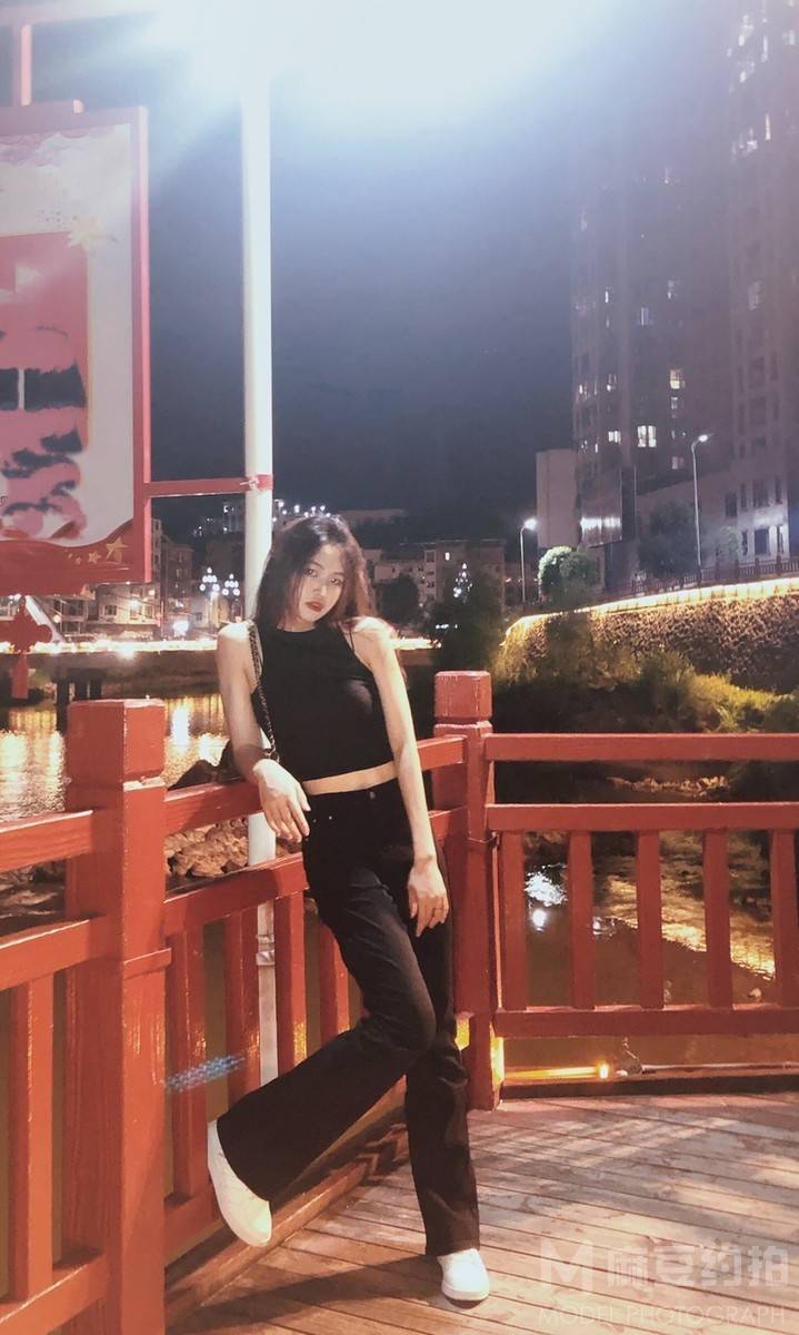 夜景模特