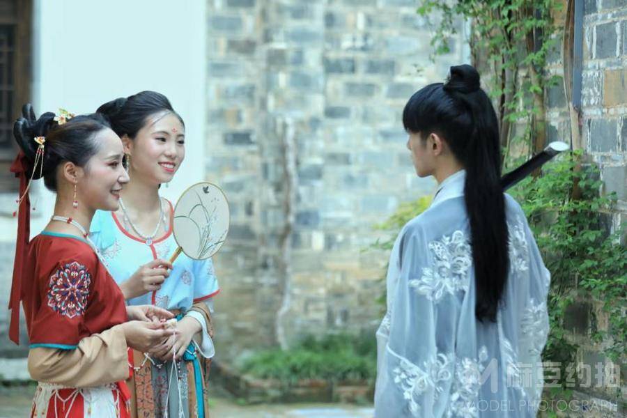 汉服模特