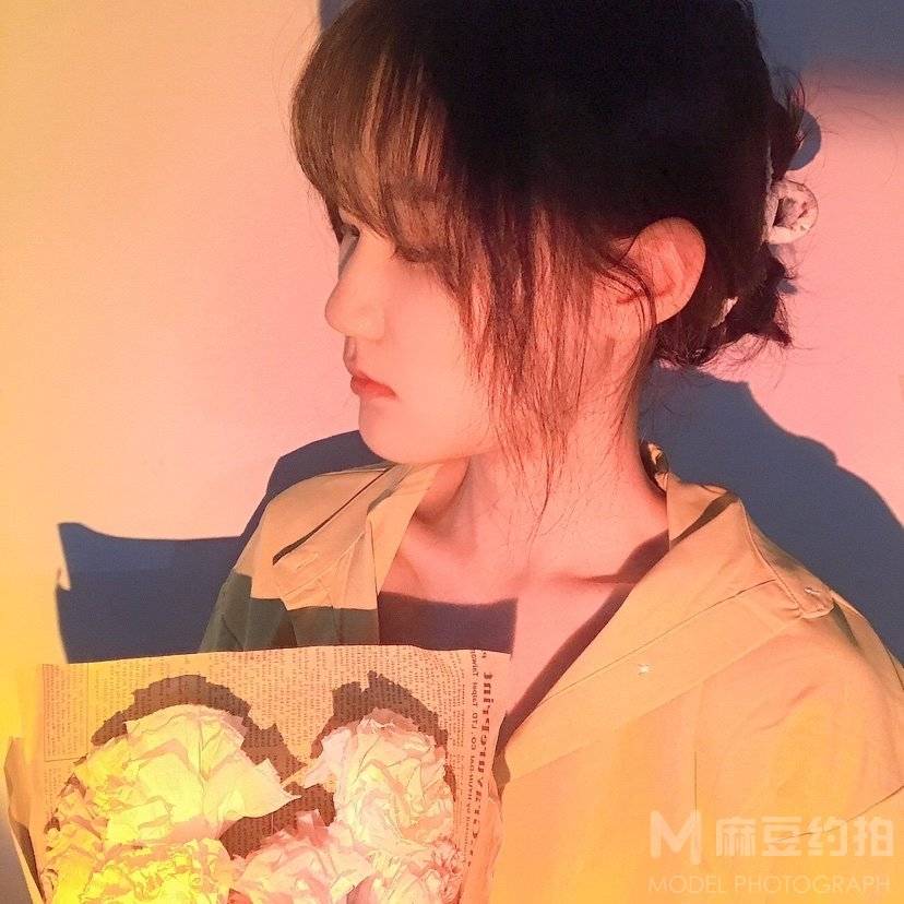 情绪模特