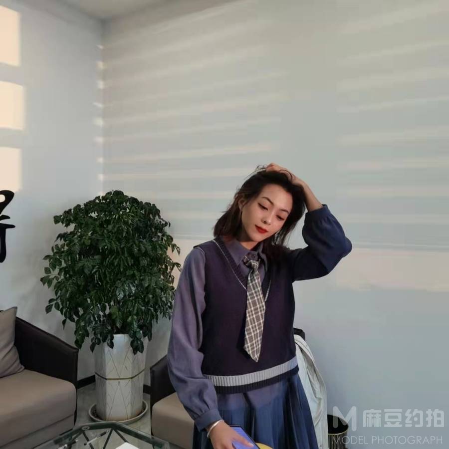 情绪模特