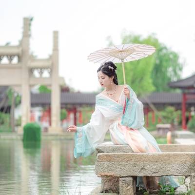 汉服模特