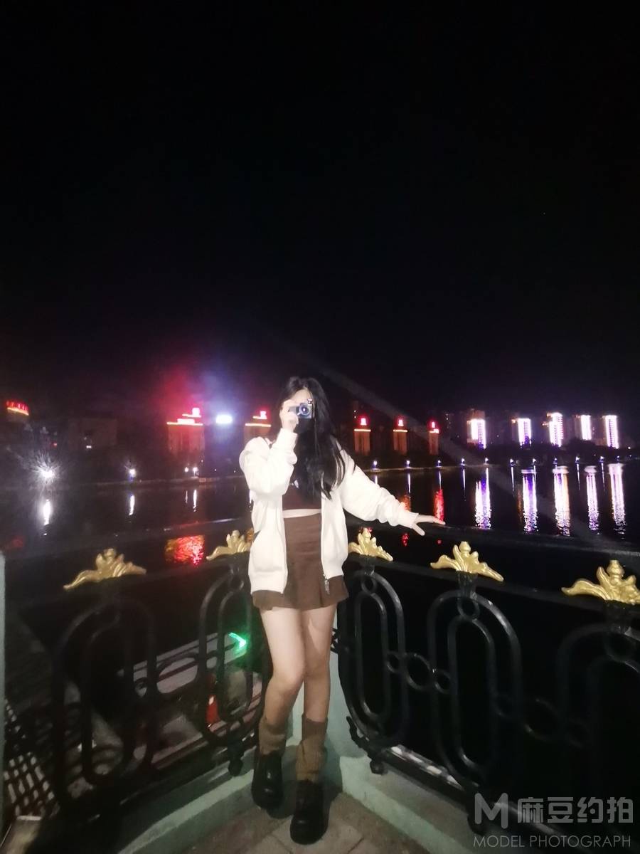 夜景模特