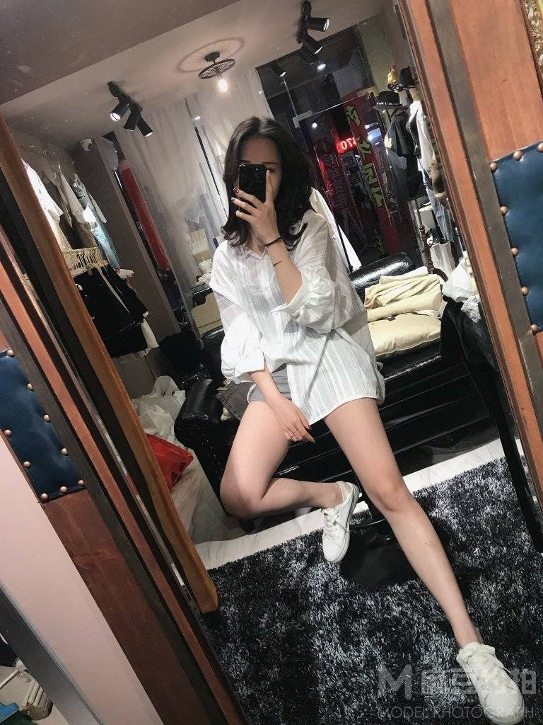 黑白模特