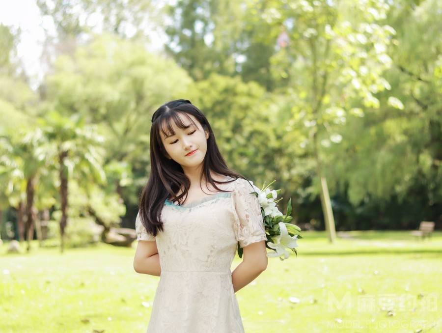 校园模特