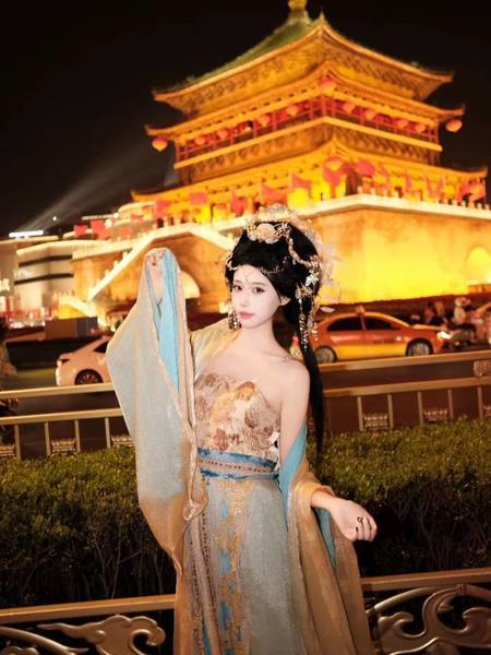 汉服模特