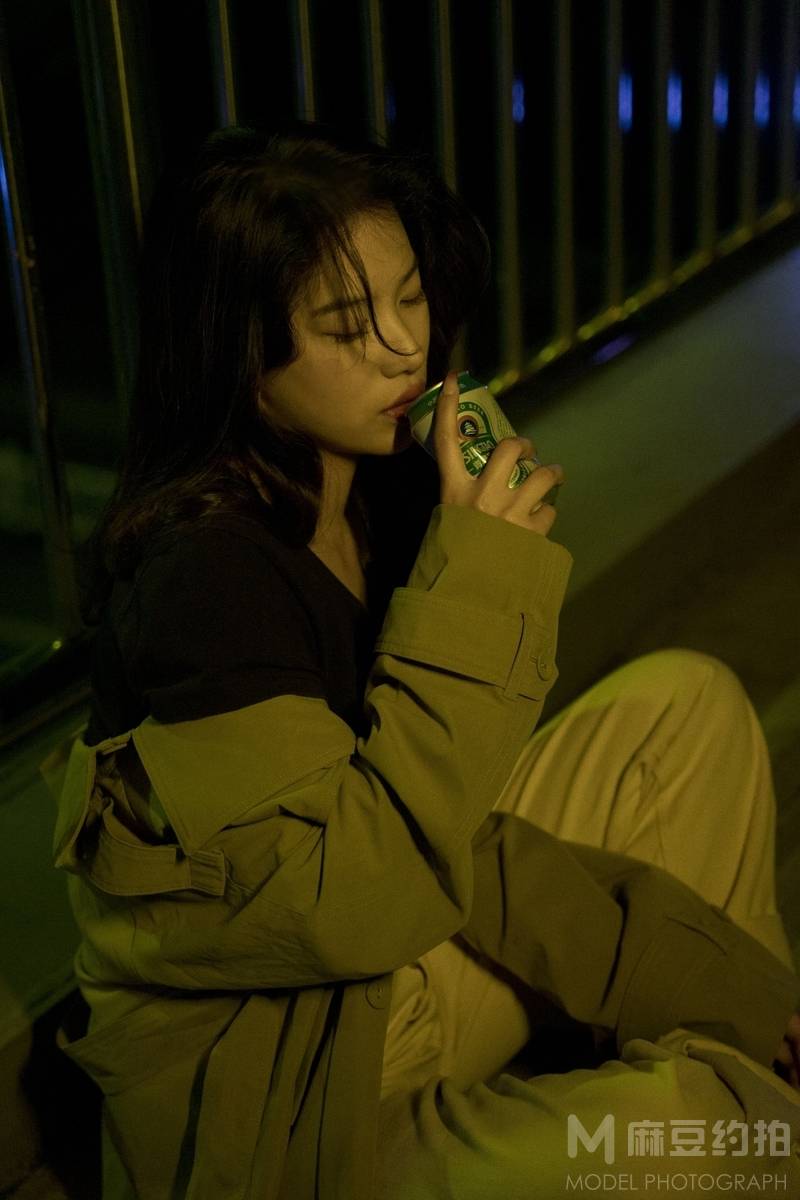 情绪模特