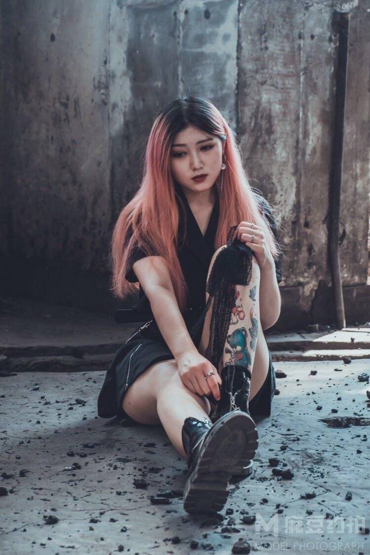 情绪模特