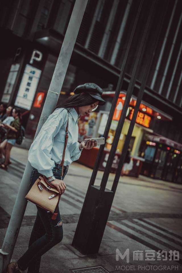 情绪模特