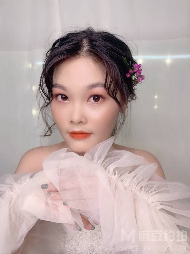 妆容模特