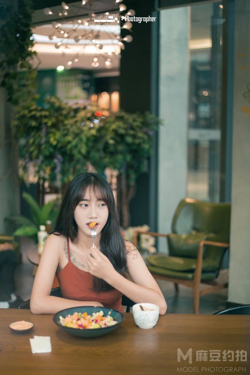 情绪模特