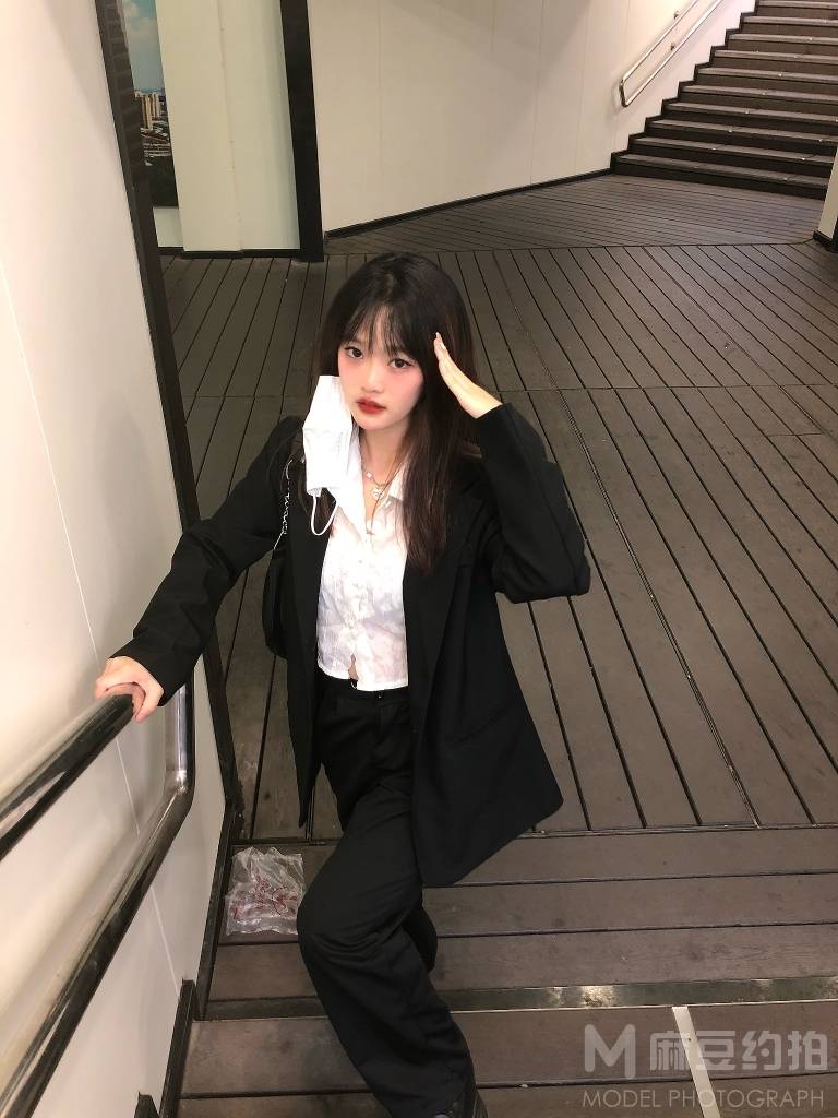 黑白模特