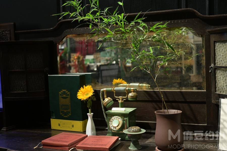 黑白模特