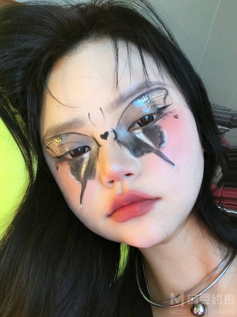 妆容模特