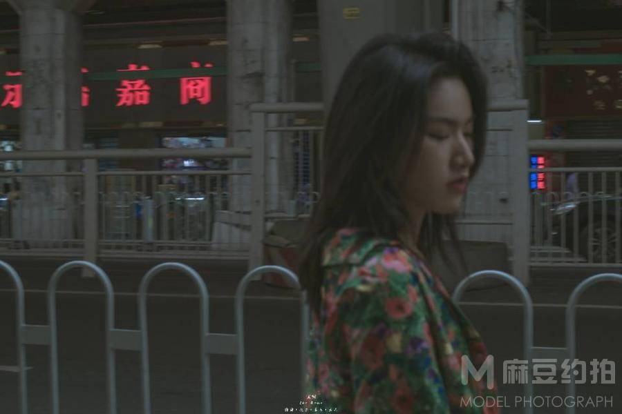 情绪模特