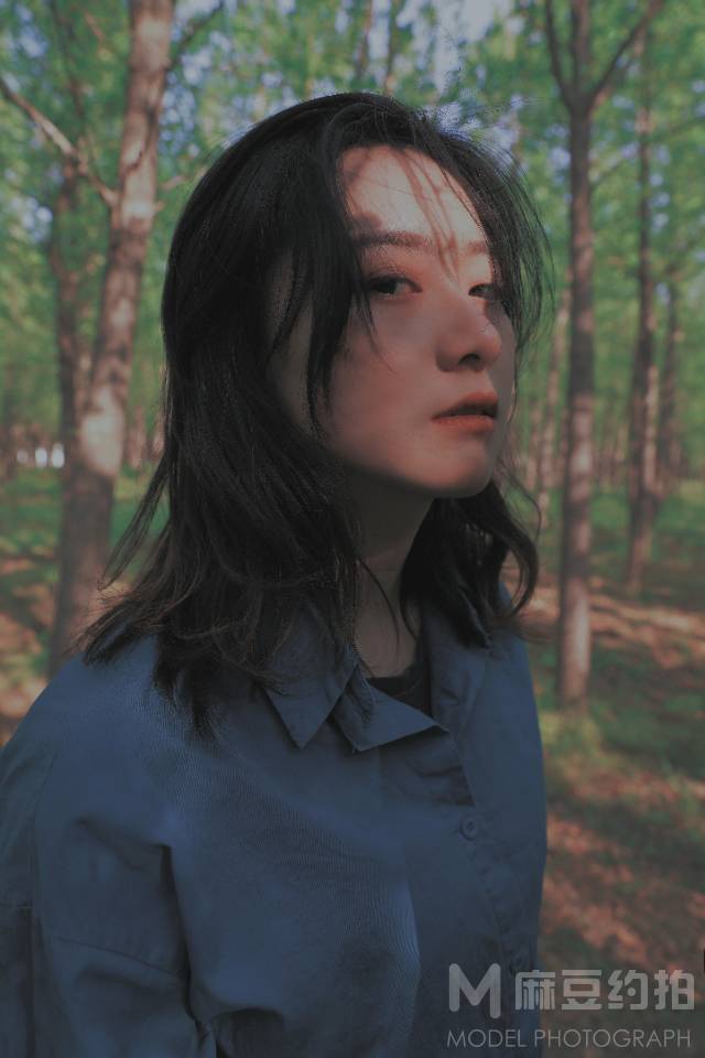 情绪模特