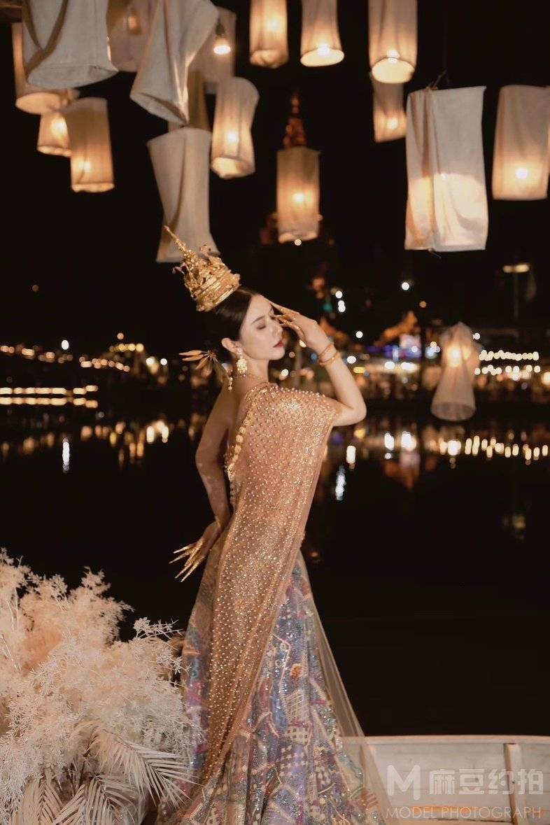 夜景模特