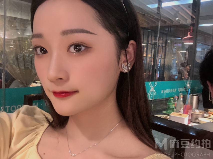 妆容模特
