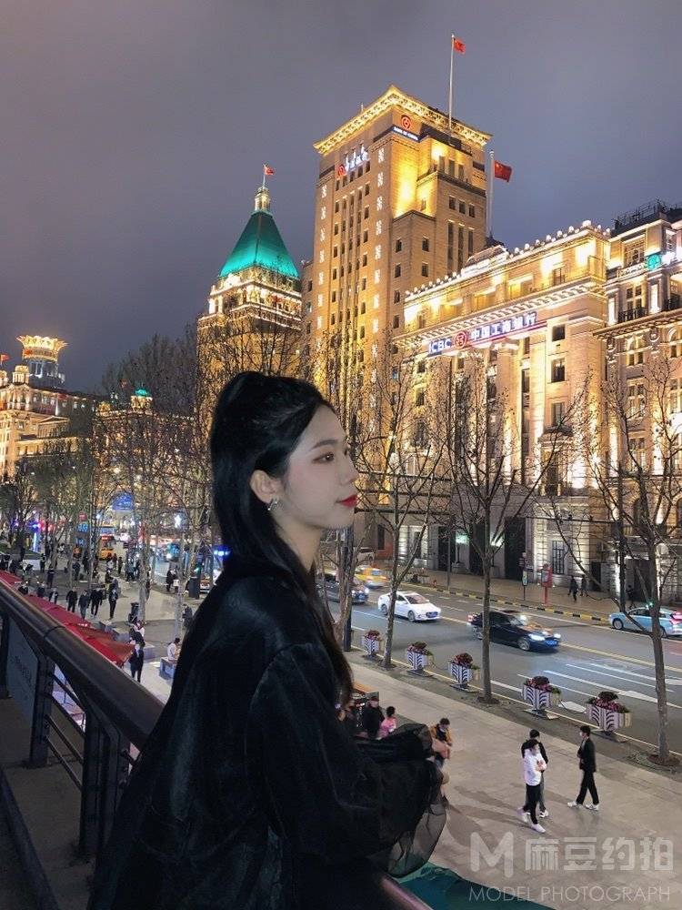 夜景模特