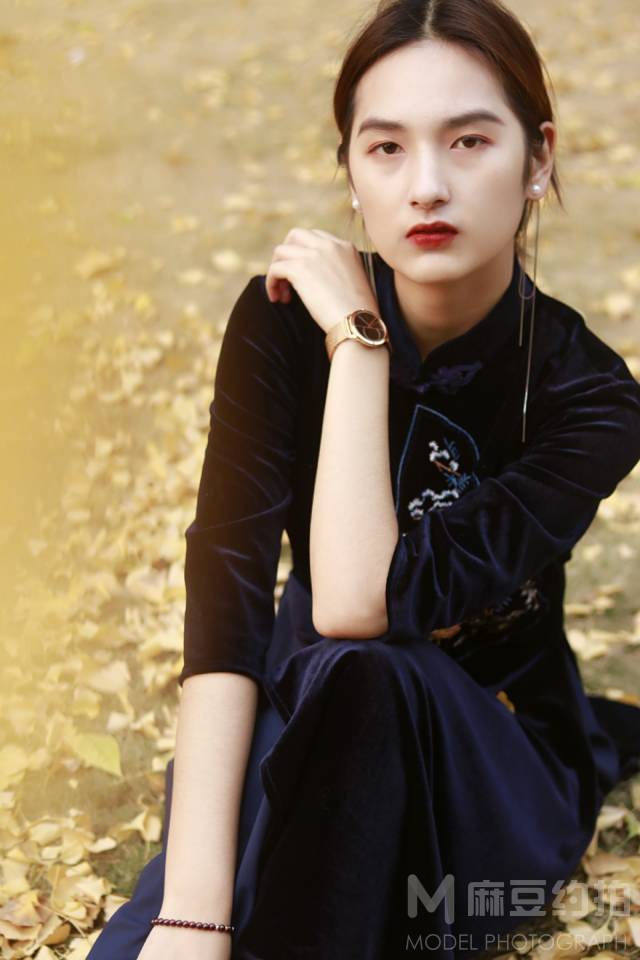 情绪模特