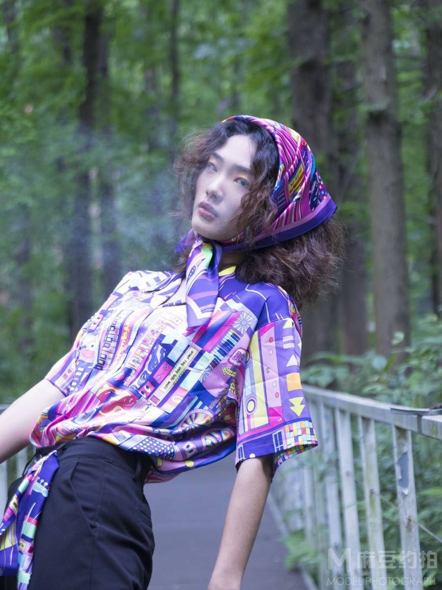 情绪模特